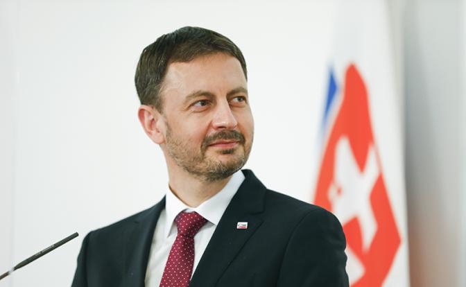 На фото: премьер-министр Словакии Эдуард Хегер