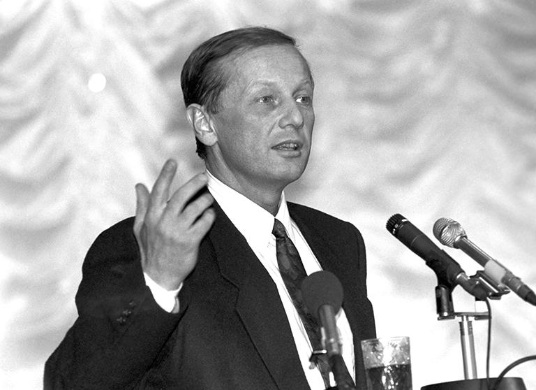 Писатель-сатирик Михаил Задорнов, 1993 год