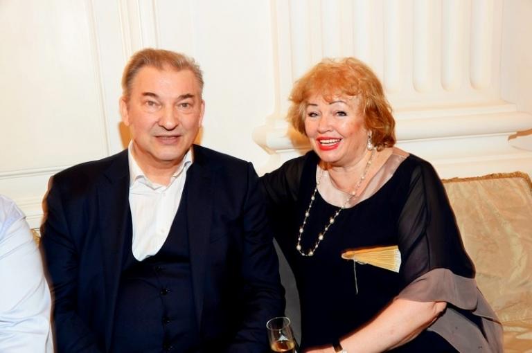 На фото: Владислав Третьяк с супругой Татьяной