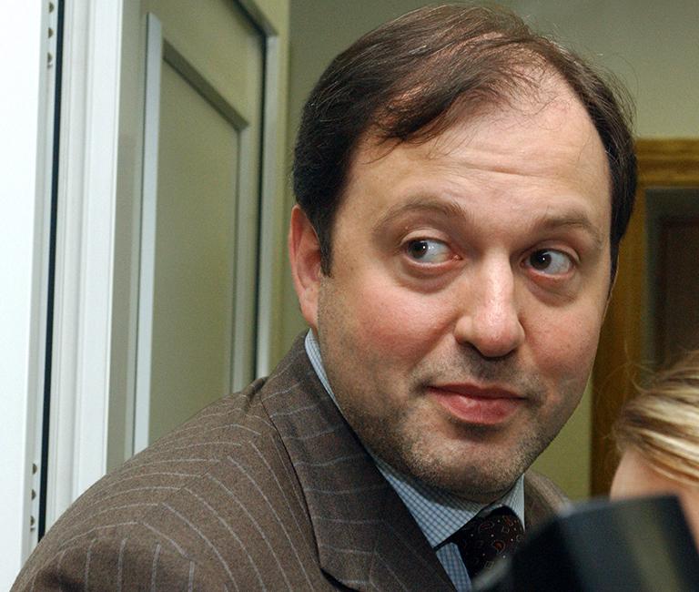 На фото: заместитель руководителя Федеральной службы по надзору в сфере природопользования Олег Митволь, 2005