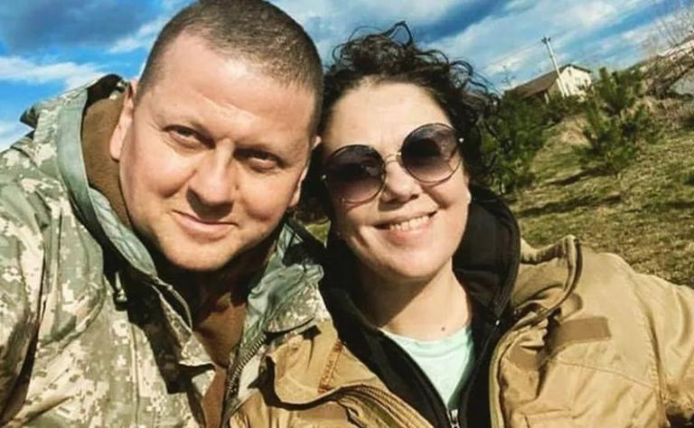 На фото: Валерий Залужный с женой 