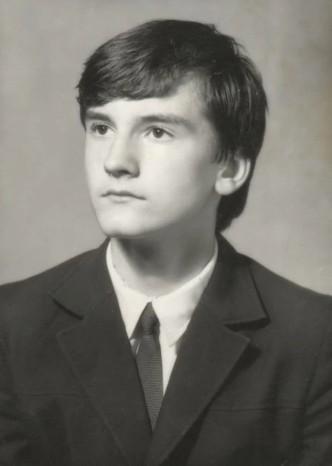 На фото: Сергей Аксенов в школьные годы.