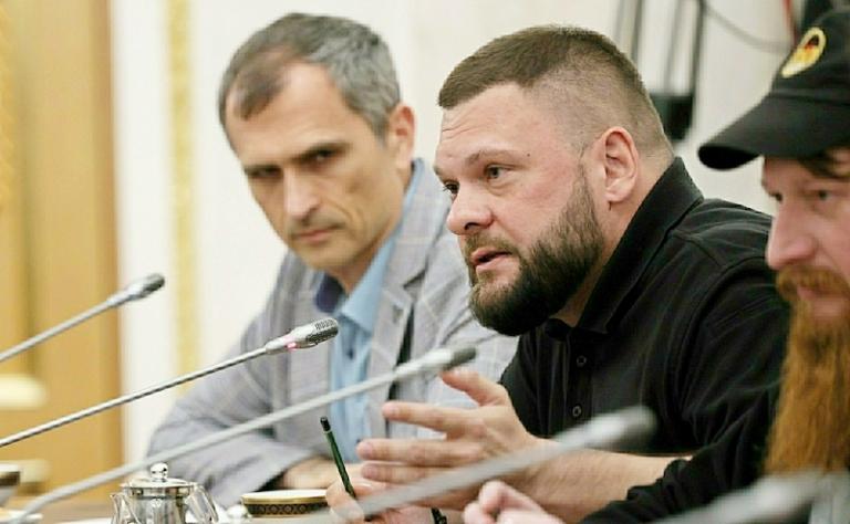 На фото (слева направо): Юрий Подоляка (телеграм-канал The World Today с Юрием Подоляком), Евгений Поддубный (ВГТРК), Семен Пегов (телеграм-канал WarGonzo) во время встречи с военными корреспондентами, 2023 год.