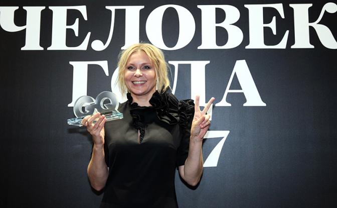 На фото: актриса Яна Троянова, получившая приз в номинации "Женщина года", на церемонии вручения премии "Человек года" по версии журнала GQ