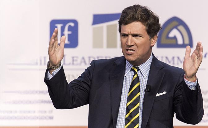 На фото: американский консервативный политический обозреватель Такер Карлсон