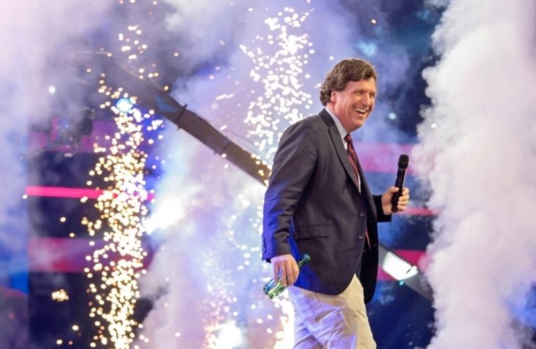 На фото: телеведущий Такер Карлсон.