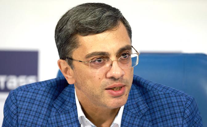 На фото: председатель комитета Госдумы РФ по промышленности и торговле Владимир Гутенев