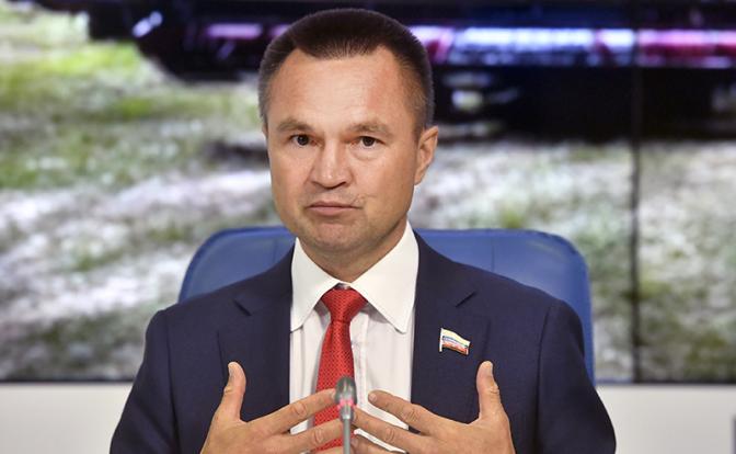 На фото: депутат Госдумы от КПРФ, первый заместитель председателя комитета по малому и среднему предпринимательству Сергей Казанков