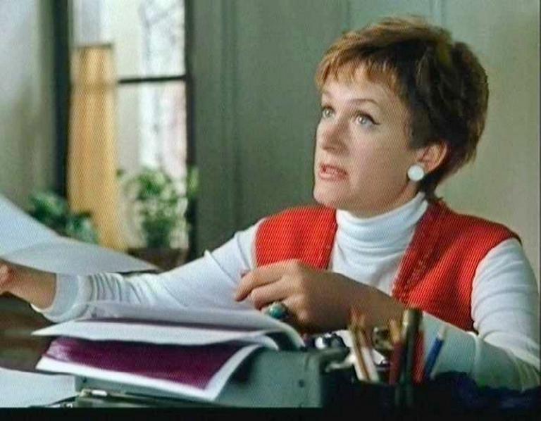 На фото: Валентина Талызина в фильме Эльдара Рязанова "Старики-разбойники", 1971 год.