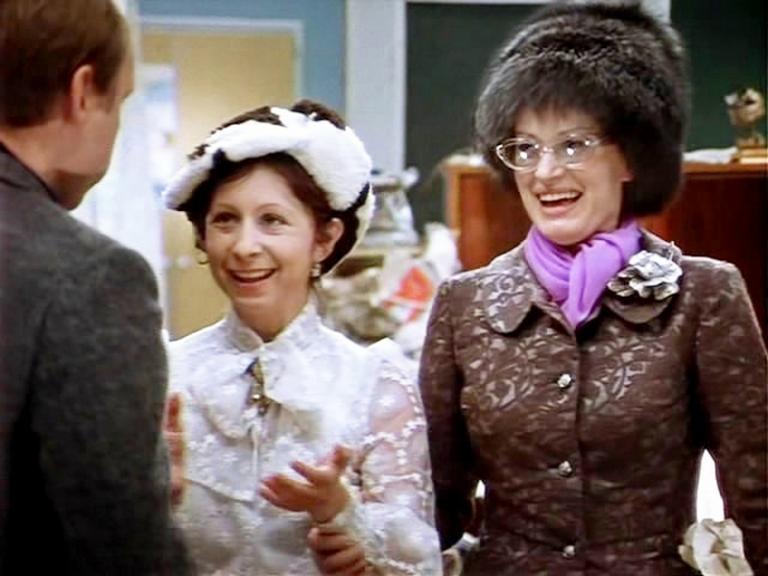 На фото: кадр из фильма "Ирония судьбы, или С лёгким паром!", 1975 год.