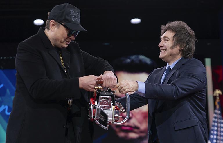 На фото: Генеральный директор SpaceX и Tesla Илон Маск и президент Аргентины Хавьер Милей (слева направо) на Конференции консервативных политических действий