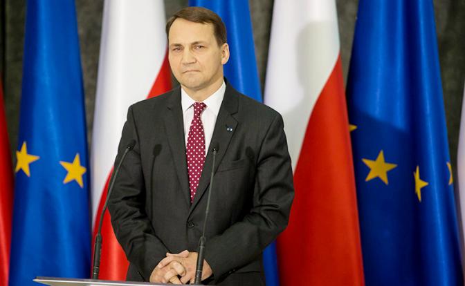 На фото: глава МИД Польши Радослав Сикорский