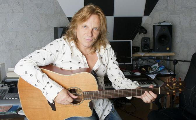 На фото: певец, музыкант, автор и исполнитель Виктор Салтыков