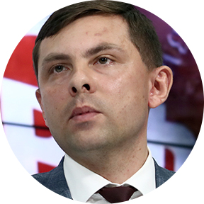 Олег Михайлов