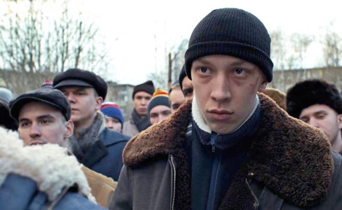 На фото: актер Лев Зулькарнаев в фильме "Слово пацана. Кровь на асфальте" (2023)