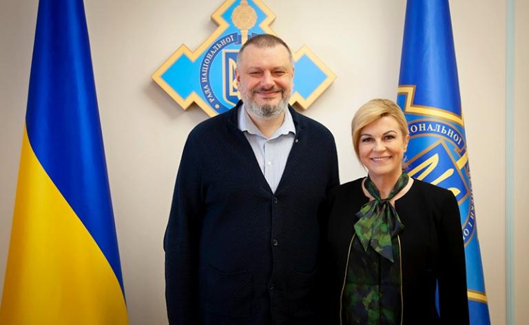 На фото: секретарь СНБО Александр Литвиненко во время встречи с бывшим президентом Хорватии Колиндой Грабар-Китарович