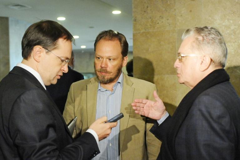 На фото: министр культуры РФ Владимир Мединский, директор государственного музея-заповедника М.А. Шолохова Александр Шолохов и директор Государственного Эрмитажа Михаил Пиотровский (слева направо) после расширенного заседания по вопросу воссоздания музея современного западного искусства в Министерстве культуры РФ, 2013 год.