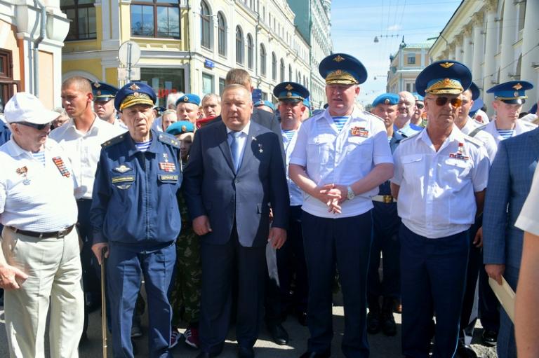 На фото: Владимир Шаманов во время празднования Дня Воздушно-десантных войск России в Москве, 2017 год.