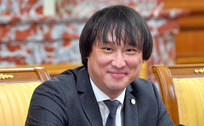 На фото: политик Сангаджи Тарбаев.