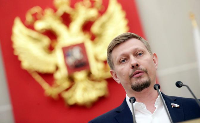 На фото: политик Владимир Плякин.