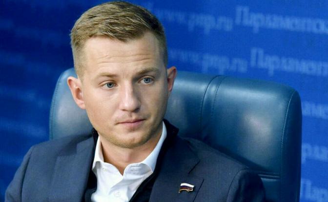 На фото: политик Артем Метелев.