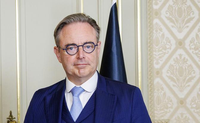 На фото: Барт де Вевер.