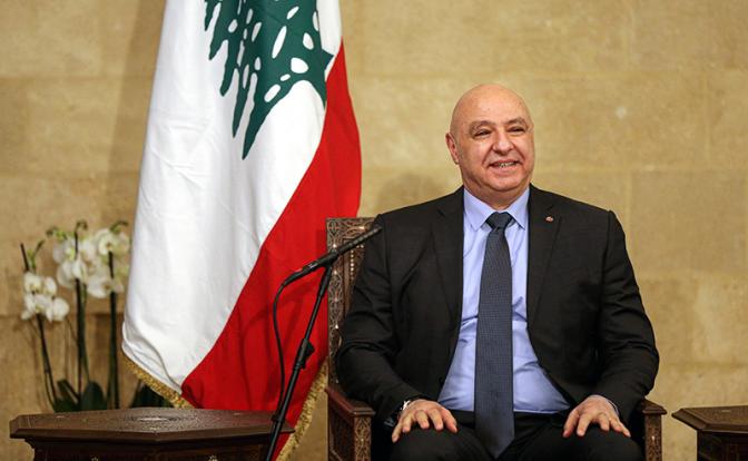 На фото: Джозеф Аун.