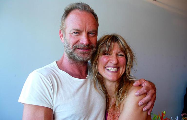 На фото: бывший вокалист Police, музыкант Стинг со своей женой Труди Стайлер, 2009