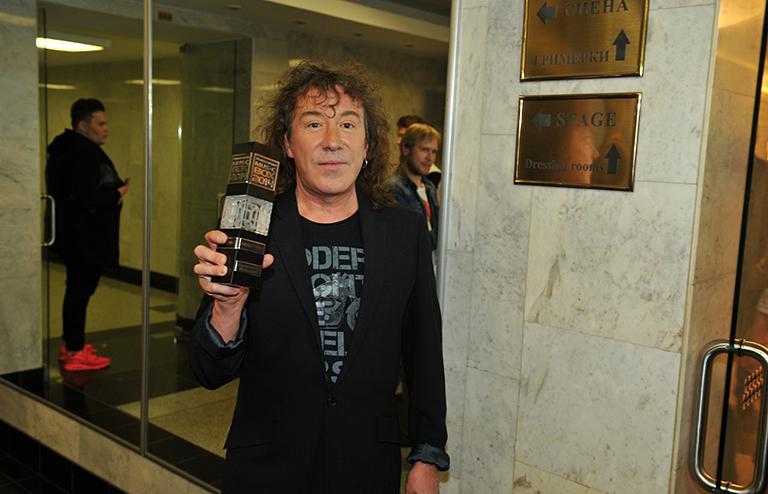 На фото: певец Владимир Кузьмин после церемонии вручения премии Musicbox Real Awards, 2014