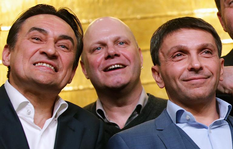 На фото: актер Камиль Ларин, лидер группы "Несчастный случай" Алексей Кортнев, актер Леонид Барац, 2016