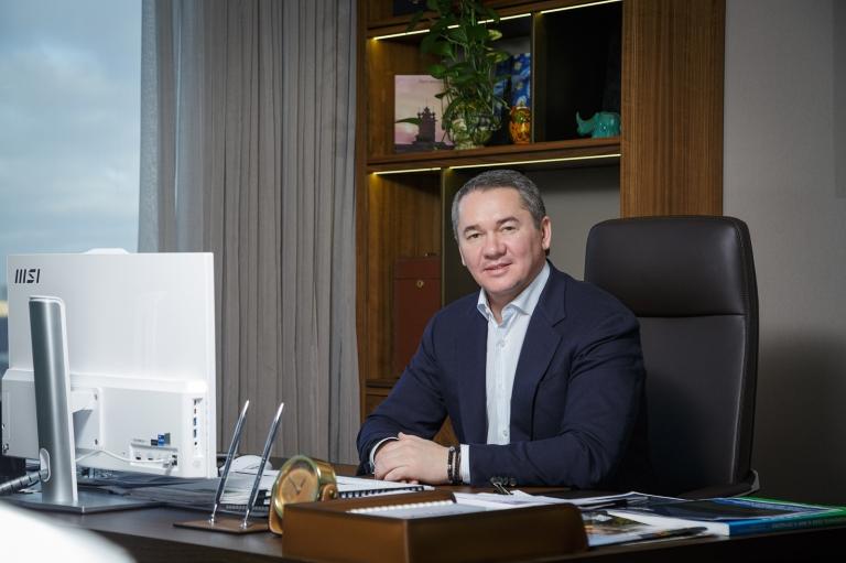 Роман Баталов — выпускник МГИМО