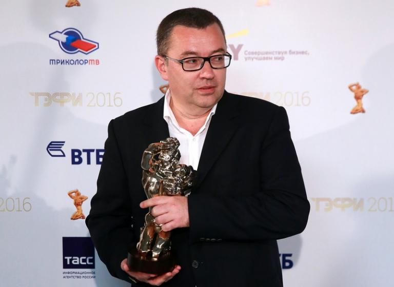 На фото: телеведущий Борис Крюк после церемонии вручения премии "ТЭФИ - 2016" за высшие достижения в области телевизионных искусств в категории "Дневной эфир" в телецентре "Останкино", 2016 год.