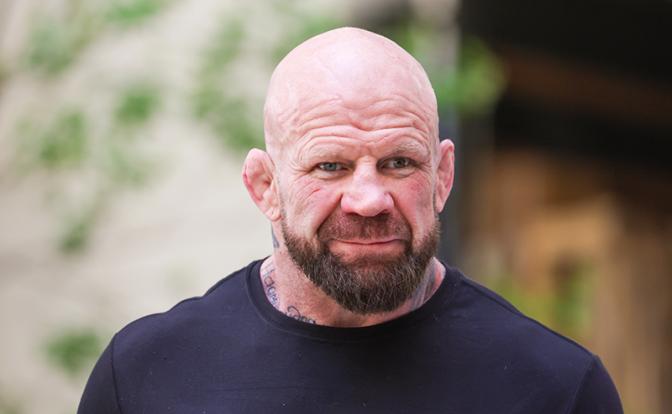 На фото: Джефф Монсон.