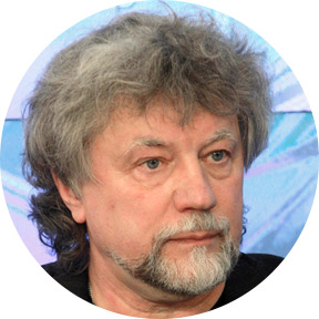 Виктор Аксючиц