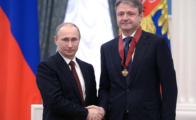 Вручение государственных наград Российской Федерации. Глава администрации (губернатор) Краснодарского края Александр Ткачёв (на фото) награждён орденом &laquo;За заслуги перед Отечеством&raquo; II степени, 2014 год