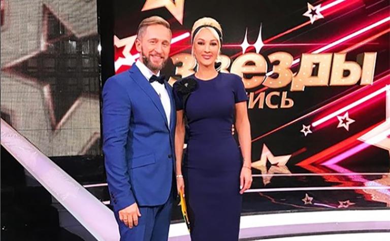 На фото: ведущие программы "Звезды сошлись" Оскар Кучера и Лера Кудрявцева
