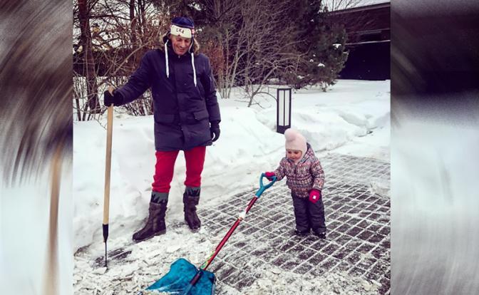 На фото: Дмитрий Песков и младшая дочь Надежда