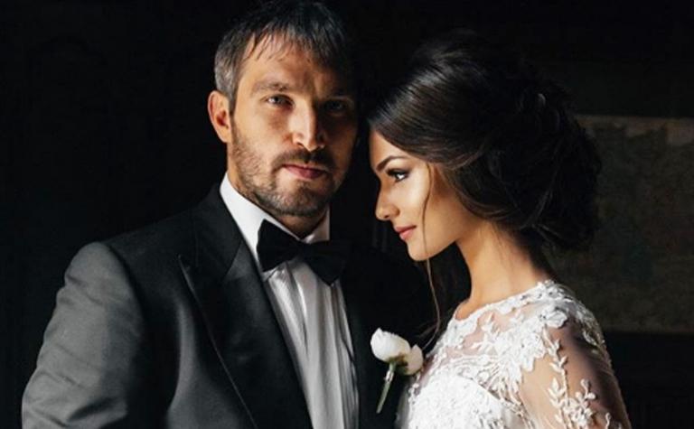 На фото: Александр Овечкин с супругой Анастасией Шубской