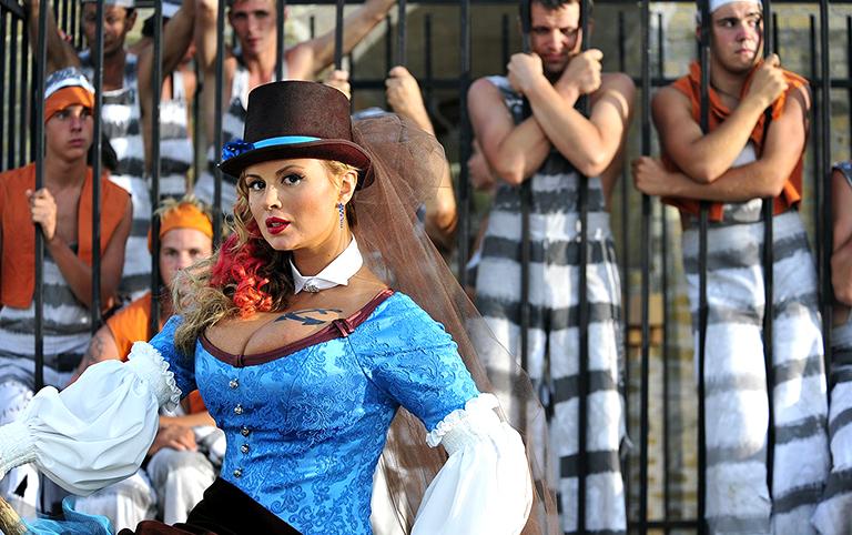 На фото: Анна Семенович в фильме "Ржевский против Наполеона", 2012 год