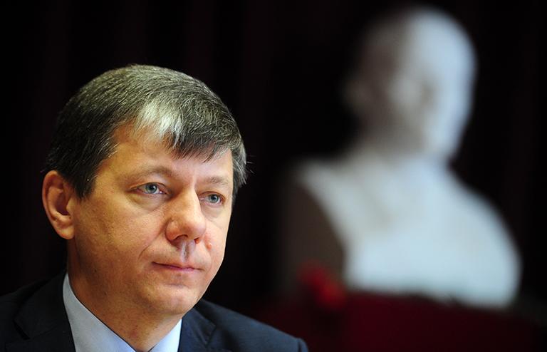 На фото: заместитель председателя ЦК КПРФ Дмитрий Новиков на совместном Пленуме ЦК и ЦКРК КПРФ в Научно-методическом центре профсоюза работников АПК