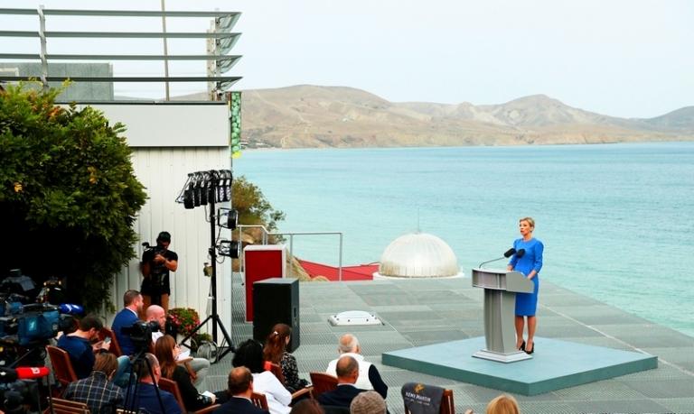 На фото: во время брифинга официального представителя МИД России Марии Захаровой по текущим вопросам внешней политики, который прошел в доме генерального директора "МИА Россия сегодня" Дмитрия Киселева в поселке Коктебель, 2018 год.